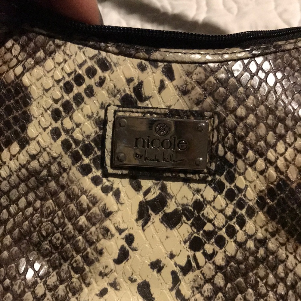 Purse - Picture 2 of 4